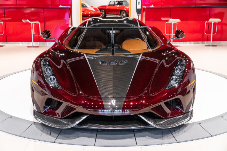 http://www.koenigseggchicago.com/galleria_images/1/1_p10_f.jpg