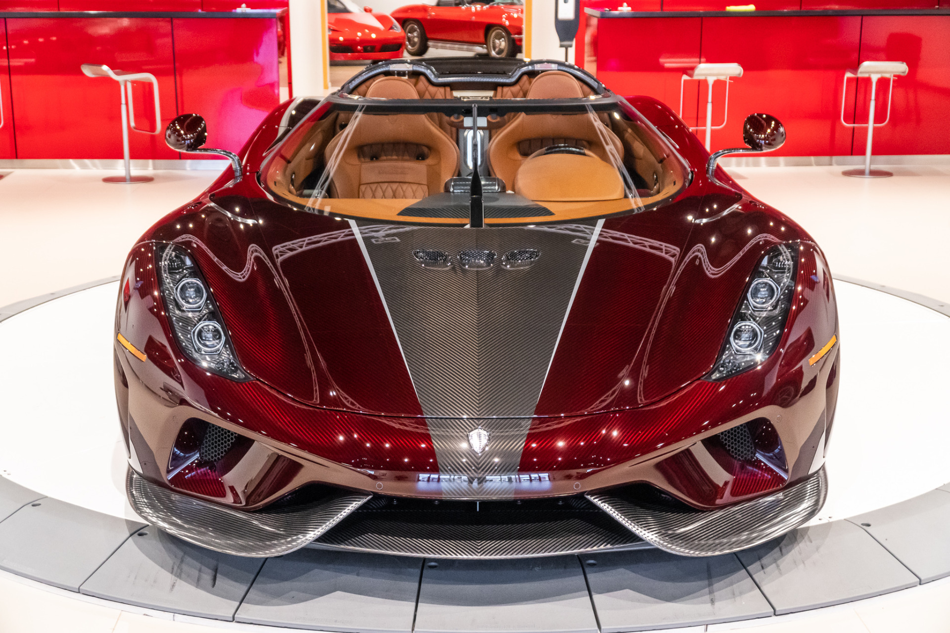 http://www.koenigseggchicago.com/galleria_images/1/1_p118_l.jpg