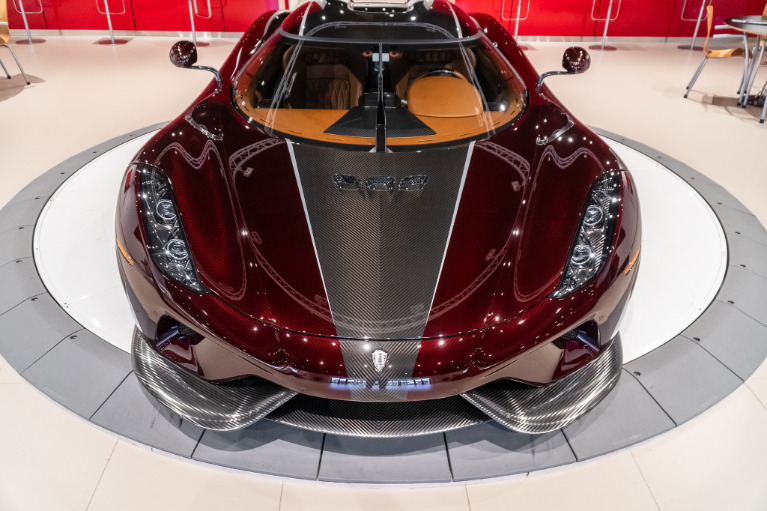 http://www.koenigseggchicago.com/galleria_images/1/1_p17_f.jpg