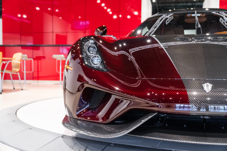 http://www.koenigseggchicago.com/galleria_images/1/1_p19_f.jpg