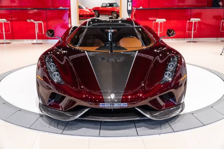 http://www.koenigseggchicago.com/galleria_images/1/1_p2_f.jpg