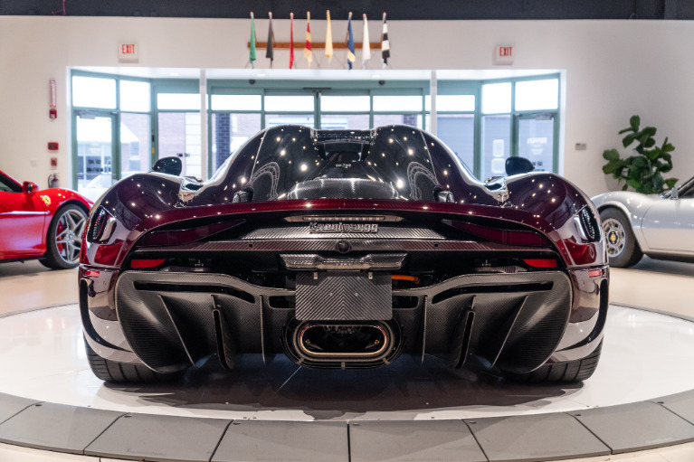 http://www.koenigseggchicago.com/galleria_images/1/1_p6_f.jpg