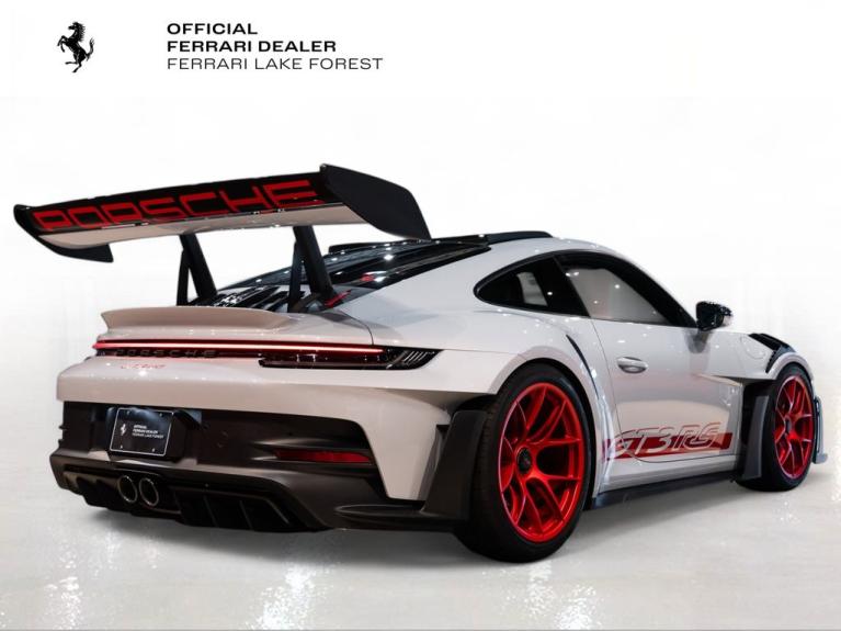 http://www.koenigseggchicago.com/galleria_images/100/100_p10_f.jpg