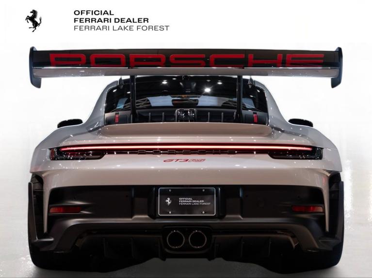 http://www.koenigseggchicago.com/galleria_images/100/100_p11_f.jpg