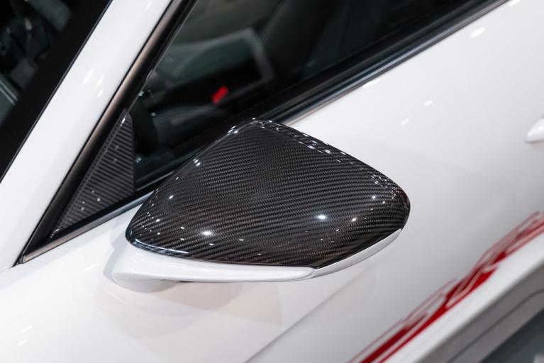 http://www.koenigseggchicago.com/galleria_images/100/100_p19_f.jpg
