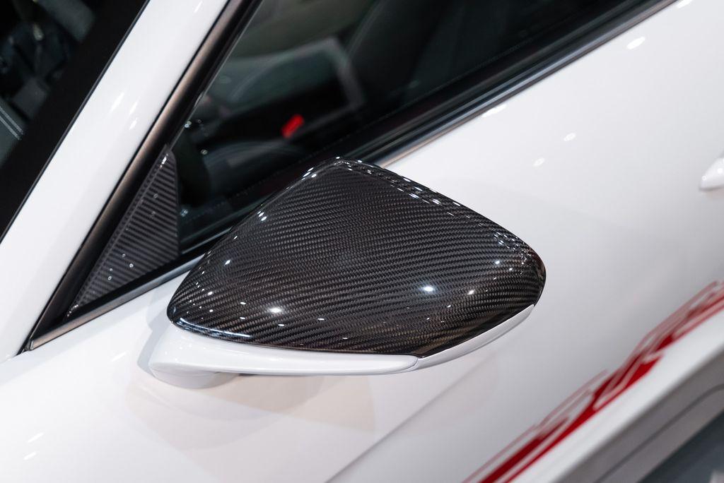 http://www.koenigseggchicago.com/galleria_images/100/100_p19_l.jpg