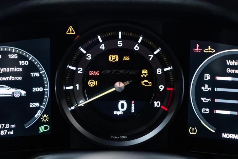 http://www.koenigseggchicago.com/galleria_images/100/100_p27_f.jpg