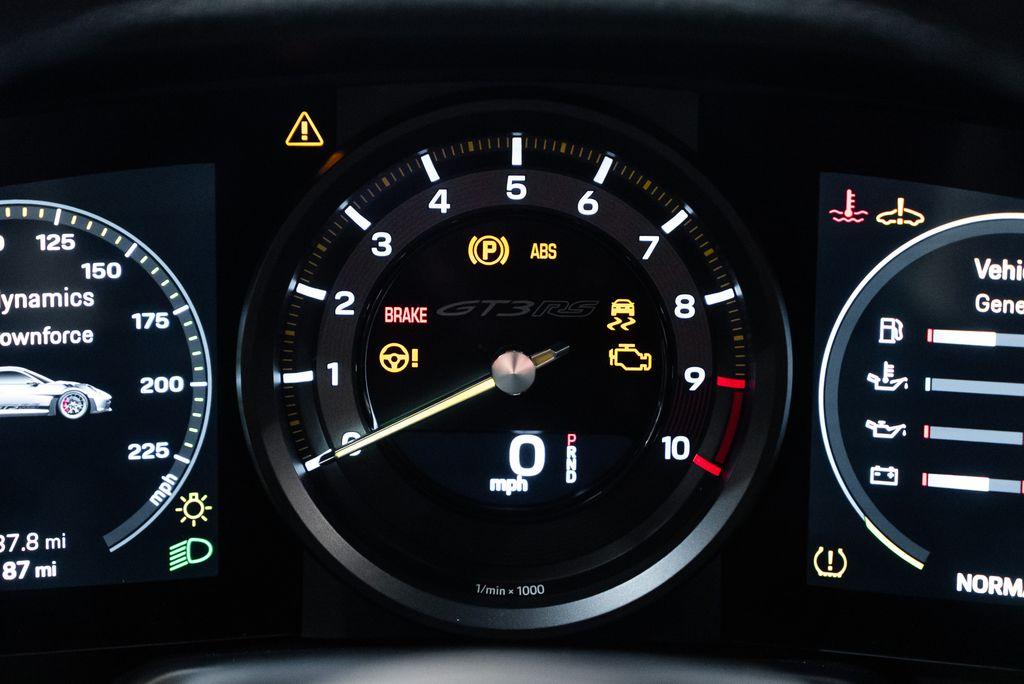 http://www.koenigseggchicago.com/galleria_images/100/100_p27_l.jpg