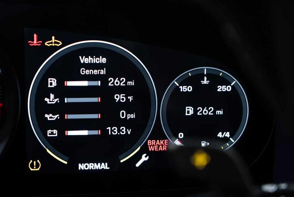 http://www.koenigseggchicago.com/galleria_images/100/100_p29_l.jpg