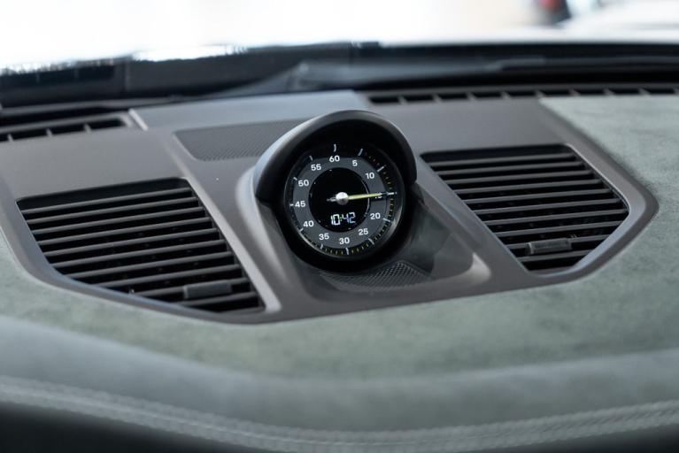 http://www.koenigseggchicago.com/galleria_images/100/100_p33_f.jpg