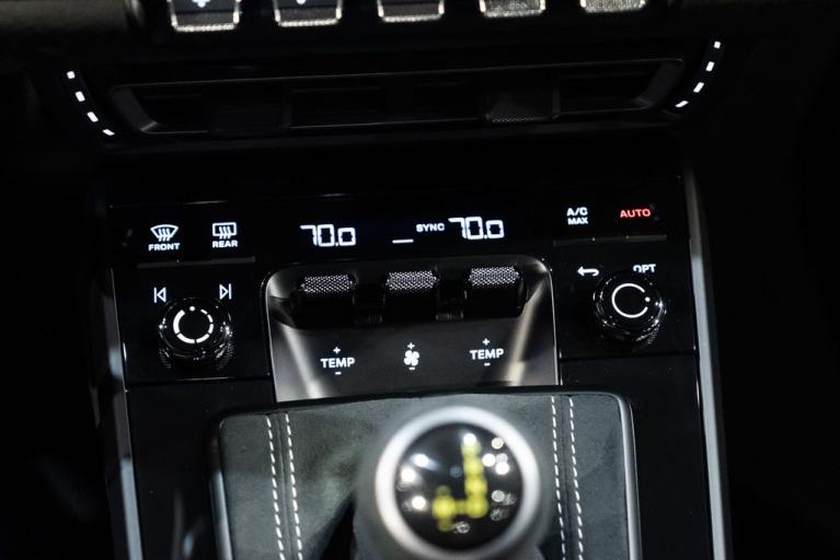 http://www.koenigseggchicago.com/galleria_images/100/100_p36_f.jpg