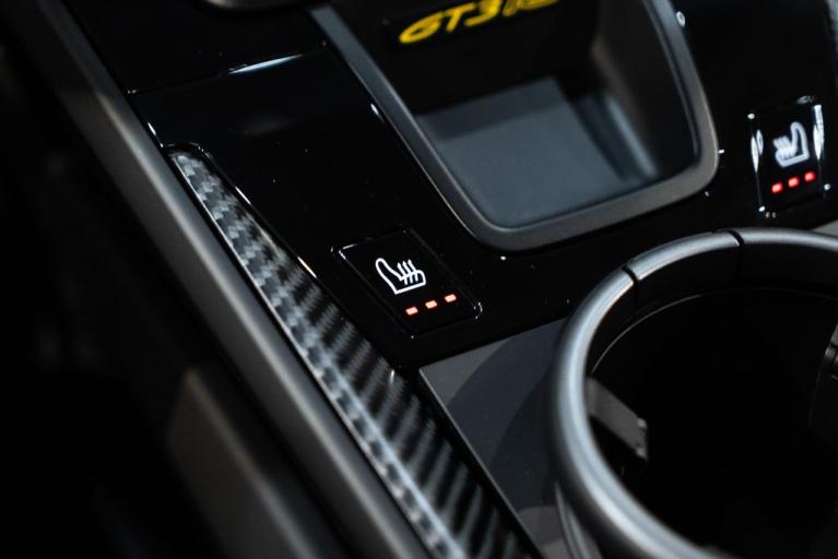 http://www.koenigseggchicago.com/galleria_images/100/100_p38_f.jpg