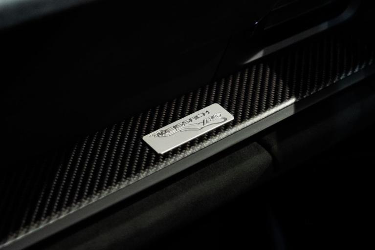 http://www.koenigseggchicago.com/galleria_images/100/100_p39_f.jpg