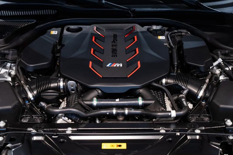 http://www.koenigseggchicago.com/galleria_images/101/101_p18_f.jpg