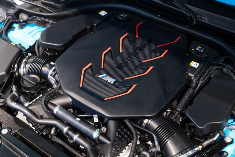 http://www.koenigseggchicago.com/galleria_images/102/102_p19_f.jpg