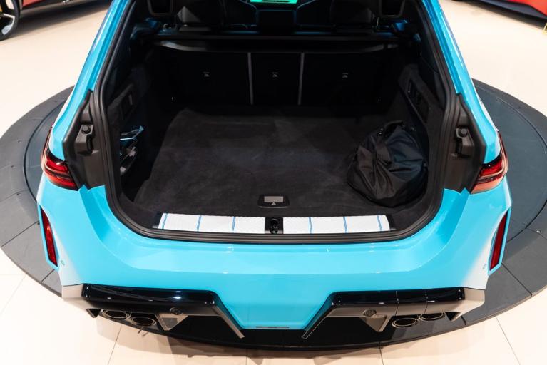 http://www.koenigseggchicago.com/galleria_images/102/102_p20_f.jpg