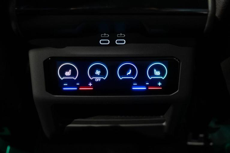 http://www.koenigseggchicago.com/galleria_images/102/102_p26_f.jpg