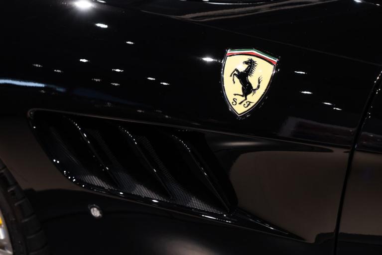 http://www.koenigseggchicago.com/galleria_images/103/103_p12_f.jpg
