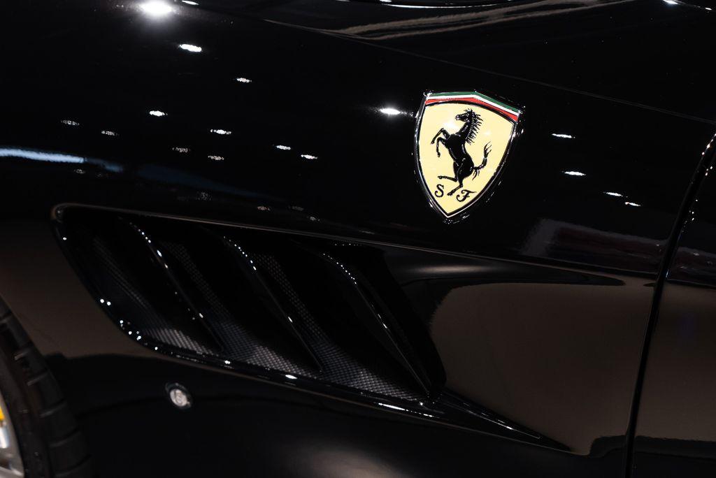 http://www.koenigseggchicago.com/galleria_images/103/103_p12_l.jpg