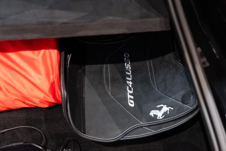 http://www.koenigseggchicago.com/galleria_images/103/103_p20_f.jpg