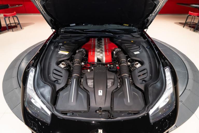 http://www.koenigseggchicago.com/galleria_images/103/103_p24_f.jpg