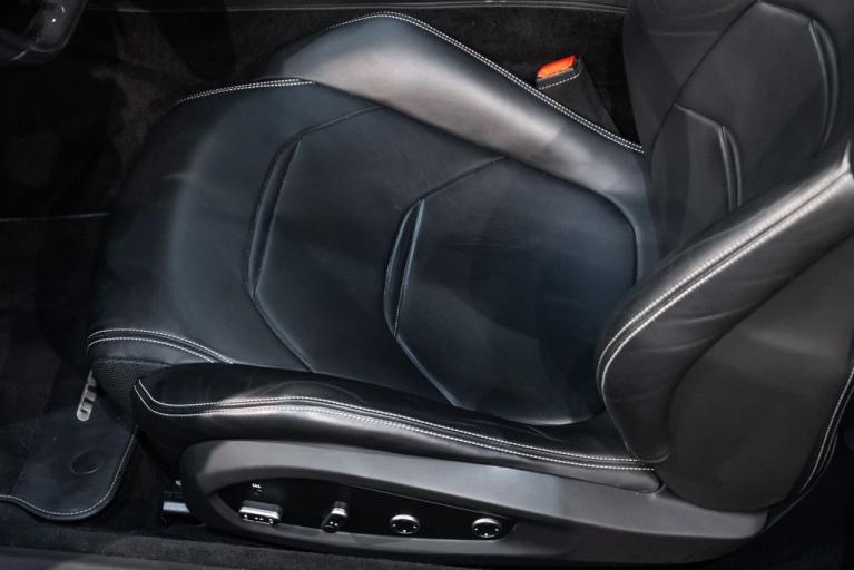 http://www.koenigseggchicago.com/galleria_images/103/103_p31_f.jpg