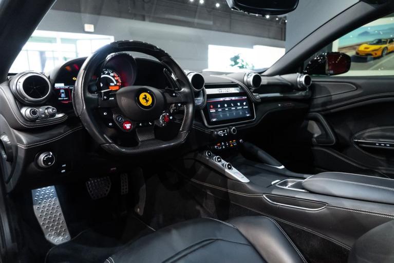 http://www.koenigseggchicago.com/galleria_images/103/103_p32_f.jpg