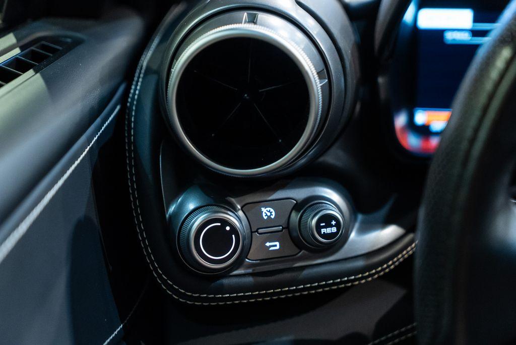 http://www.koenigseggchicago.com/galleria_images/103/103_p37_l.jpg