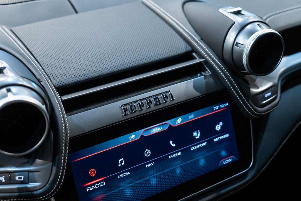 http://www.koenigseggchicago.com/galleria_images/103/103_p39_l.jpg