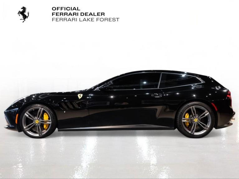 http://www.koenigseggchicago.com/galleria_images/103/103_p3_f.jpg