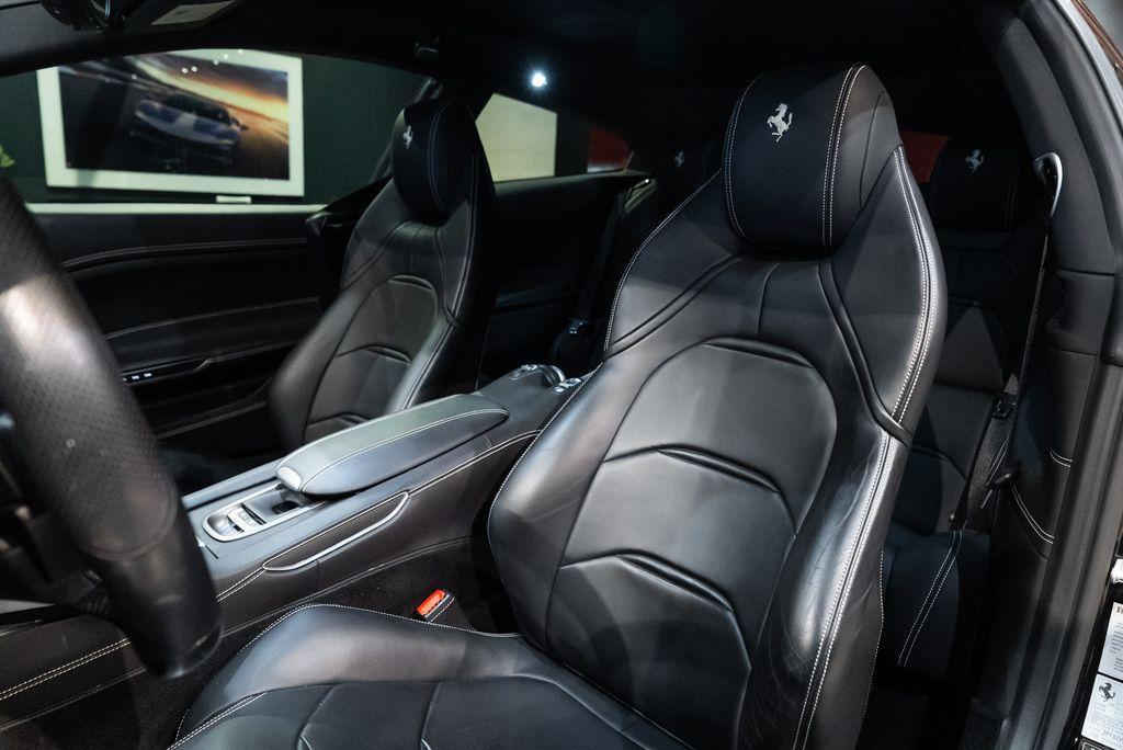 http://www.koenigseggchicago.com/galleria_images/103/103_p4_l.jpg