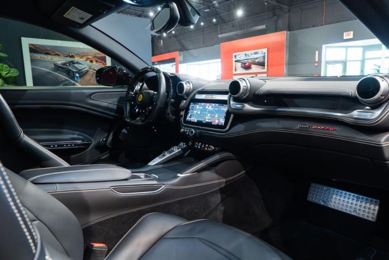 http://www.koenigseggchicago.com/galleria_images/103/103_p53_f.jpg