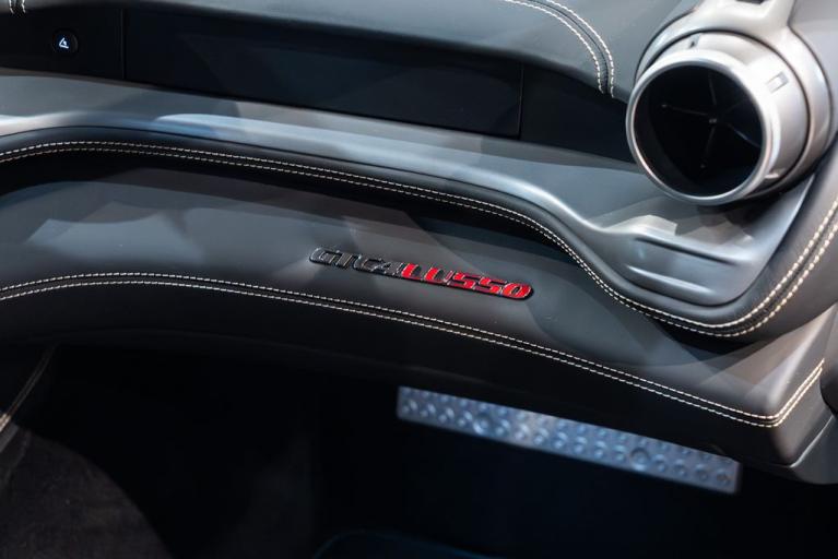 http://www.koenigseggchicago.com/galleria_images/103/103_p54_f.jpg
