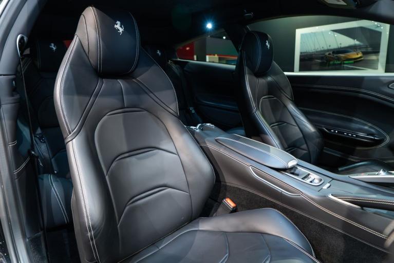 http://www.koenigseggchicago.com/galleria_images/103/103_p56_f.jpg