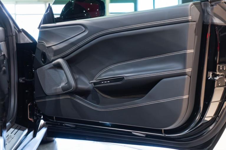 http://www.koenigseggchicago.com/galleria_images/103/103_p57_f.jpg