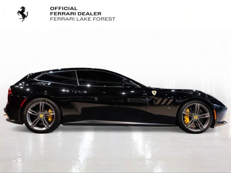 http://www.koenigseggchicago.com/galleria_images/103/103_p9_f.jpg