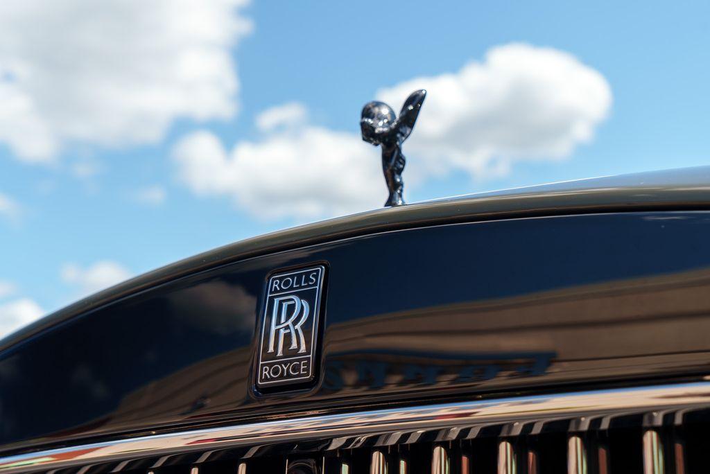 http://www.koenigseggchicago.com/galleria_images/104/104_p24_l.jpg