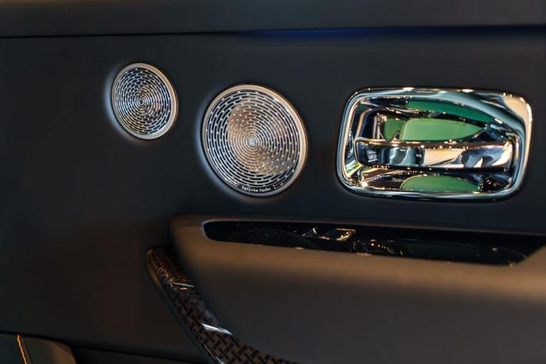 http://www.koenigseggchicago.com/galleria_images/104/104_p54_f.jpg