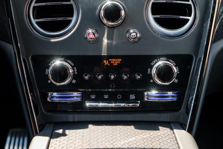 http://www.koenigseggchicago.com/galleria_images/104/104_p57_f.jpg