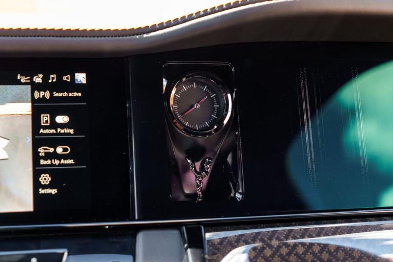 http://www.koenigseggchicago.com/galleria_images/104/104_p59_f.jpg