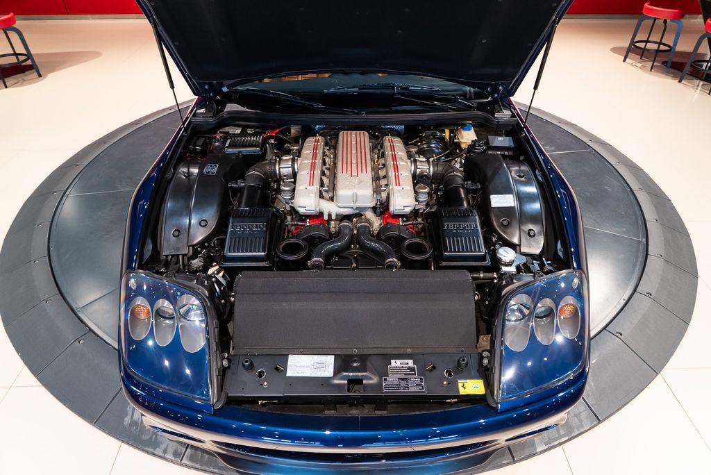 http://www.koenigseggchicago.com/galleria_images/105/105_p16_l.jpg