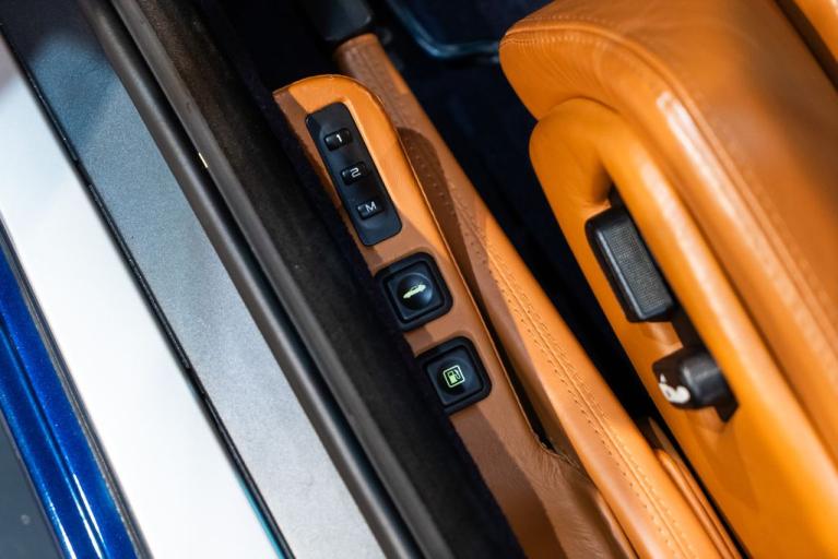 http://www.koenigseggchicago.com/galleria_images/105/105_p25_f.jpg