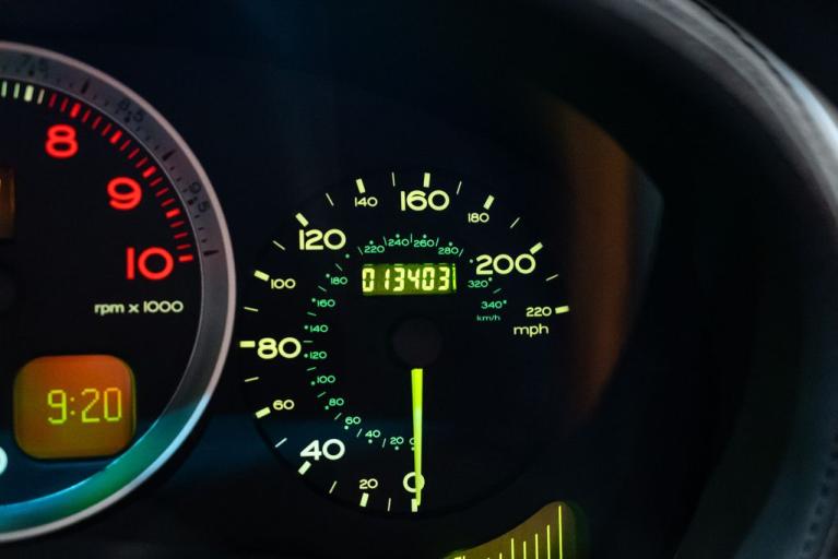 http://www.koenigseggchicago.com/galleria_images/105/105_p30_f.jpg