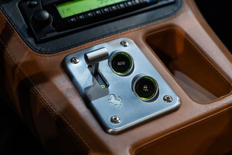 http://www.koenigseggchicago.com/galleria_images/105/105_p36_f.jpg