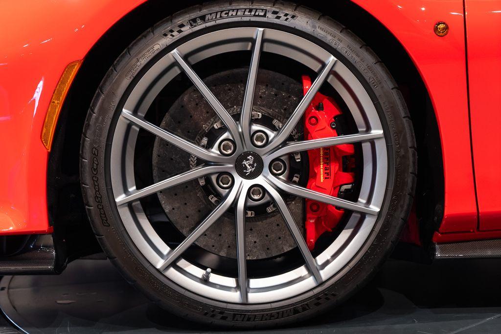 http://www.koenigseggchicago.com/galleria_images/106/106_p14_l.jpg