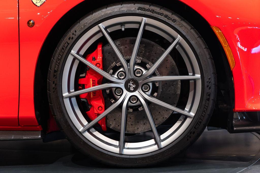 http://www.koenigseggchicago.com/galleria_images/106/106_p17_l.jpg