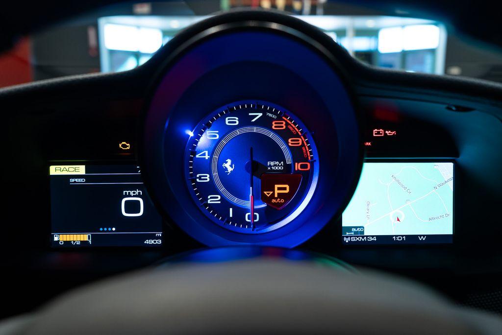 http://www.koenigseggchicago.com/galleria_images/106/106_p35_l.jpg