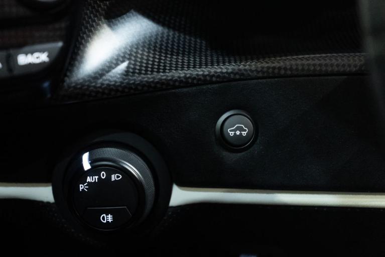 http://www.koenigseggchicago.com/galleria_images/106/106_p37_f.jpg