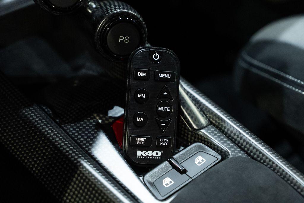 http://www.koenigseggchicago.com/galleria_images/106/106_p44_l.jpg