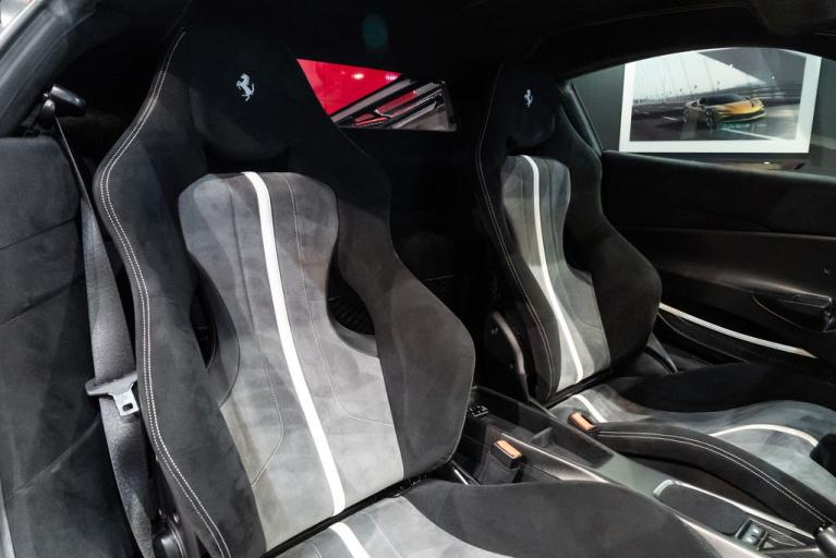 http://www.koenigseggchicago.com/galleria_images/106/106_p49_f.jpg